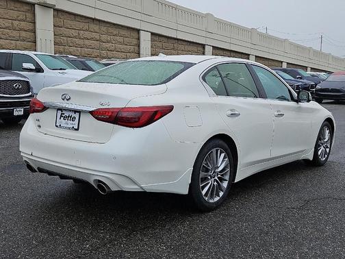 2022 INFINITI Q50 LUXE