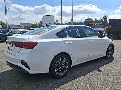 2022 Kia Forte LXS