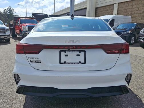 2022 Kia Forte LXS