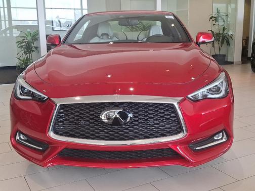 2022 INFINITI Q60 LUXE