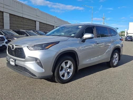 2022 Toyota Highlander LE
