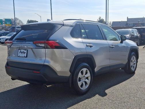 2019 Toyota RAV4 LE
