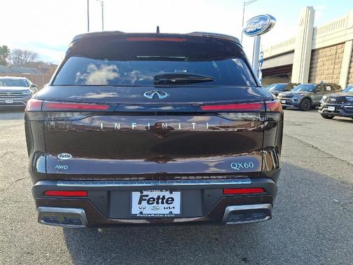 2022 INFINITI QX60 Luxe