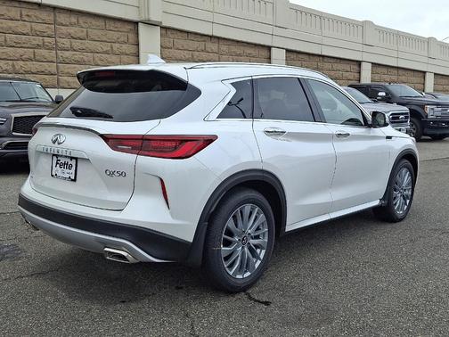 2025 INFINITI QX50 Luxe