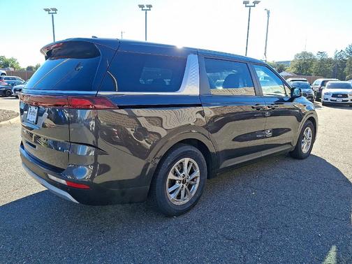 2022 Kia Carnival LX
