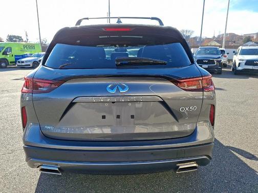 2022 INFINITI QX50 Luxe