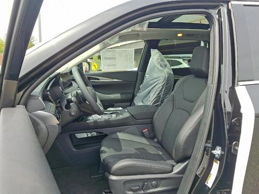 Diamond Black 2026 INFINITI QX60 Luxe