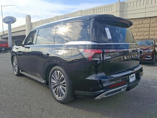 2025 INFINITI QX80 Luxe
