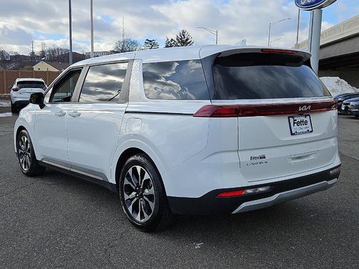 2023 Kia Carnival EX