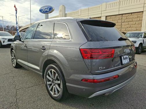 2019 Audi Q7 45 Premium