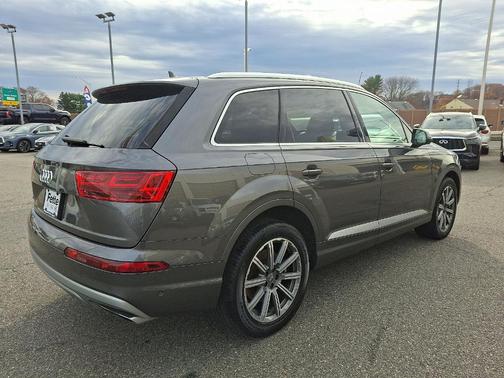 2019 Audi Q7 45 Premium