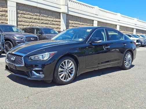 2022 INFINITI Q50 LUXE