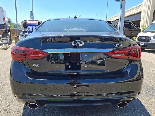 2022 INFINITI Q50 LUXE