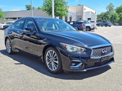 2022 INFINITI Q50 LUXE