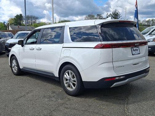 Snow White Pearl 2023 Kia Carnival LX Seat Package