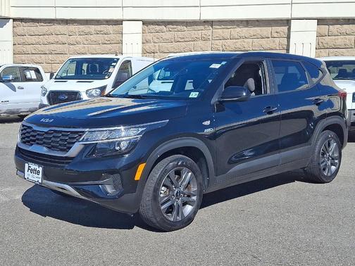 Cherry Black 2023 Kia Seltos LX