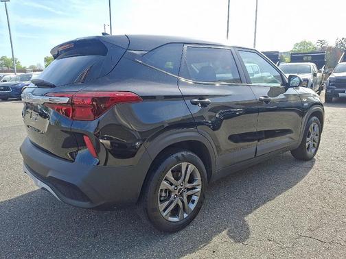 2023 Kia Seltos LX