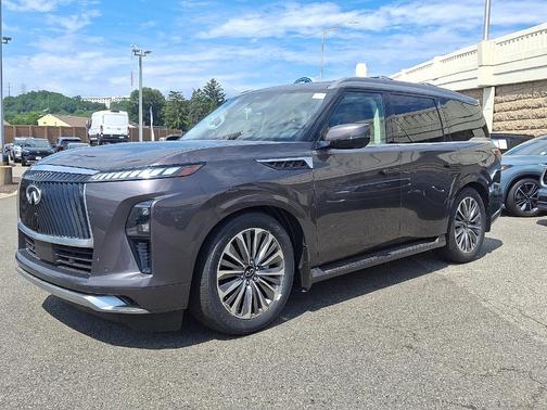2025 INFINITI QX80 Luxe