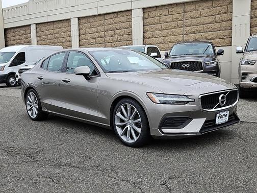 2020 Volvo S60 T6 Momentum