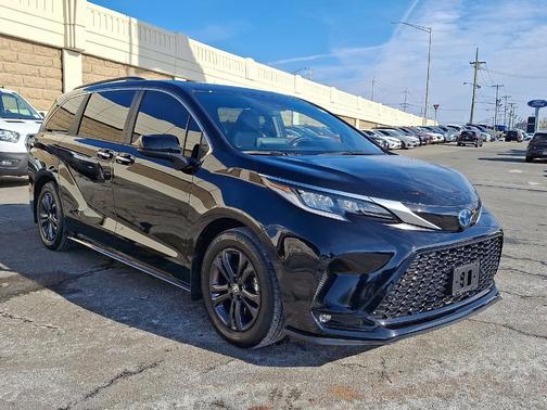 2024 Toyota Sienna XSE 7 Passenger