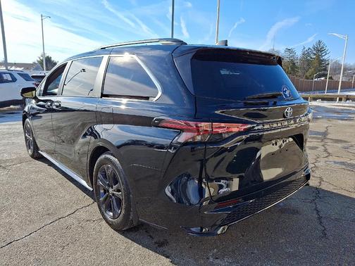 2024 Toyota Sienna XSE 7 Passenger
