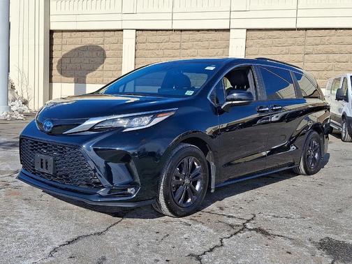 2024 Toyota Sienna XSE 7 Passenger
