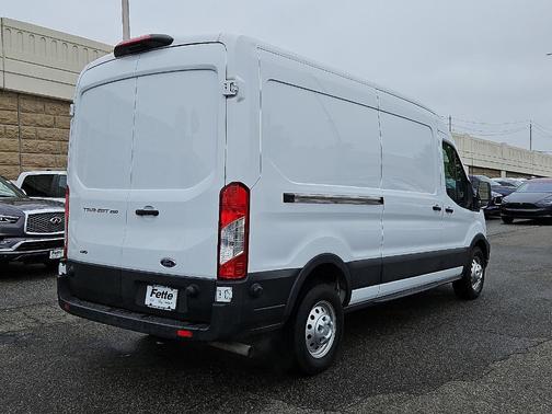 2024 Ford Transit-250 148 WB Medium Roof Cargo