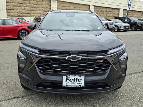 Mosaic Black Metallic 2025 Chevrolet Trax 2RS