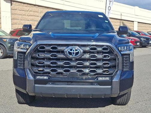 2022 Toyota Tundra Hybrid Platinum