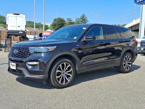 2022 Ford Explorer ST-Line