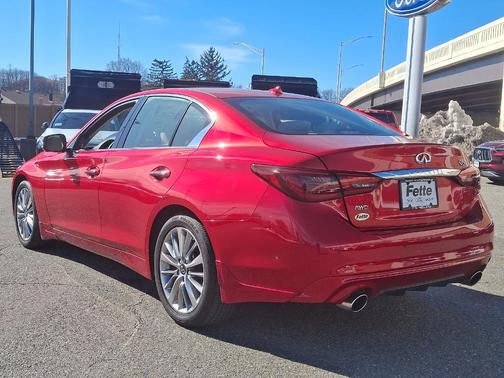 2023 INFINITI Q50 LUXE