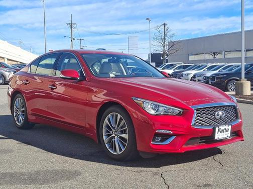 2023 INFINITI Q50 LUXE