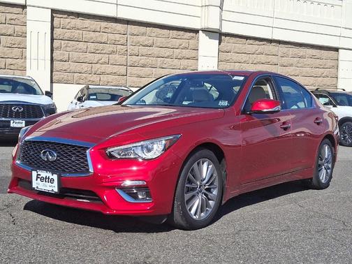 2023 INFINITI Q50 LUXE