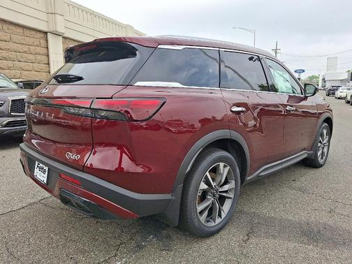 2025 INFINITI QX60 Luxe
