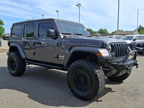 Granite Crystal Clearcoat Metallic 2018 Jeep Wrangler Unlimited Sahara