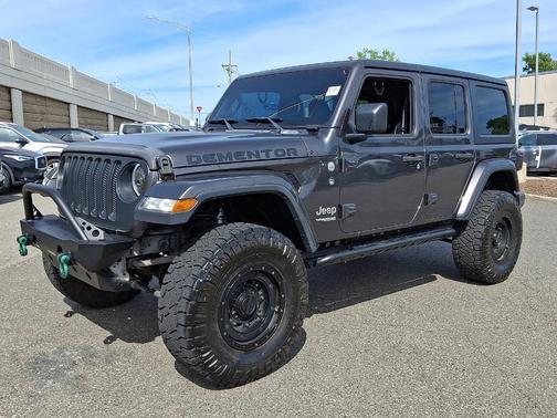 Granite Crystal Clearcoat Metallic 2018 Jeep Wrangler Unlimited Sahara