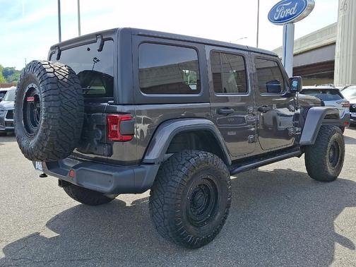 Granite Crystal Clearcoat Metallic 2018 Jeep Wrangler Unlimited Sahara
