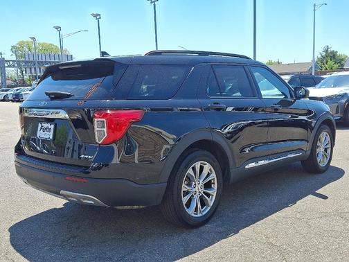 Agate Black Metallic 2023 Ford Explorer XLT