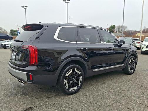 2023 Kia Telluride S