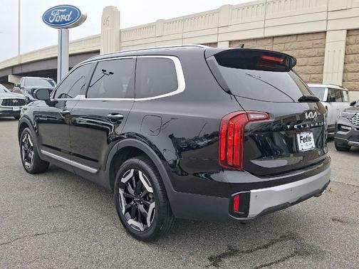 2023 Kia Telluride S