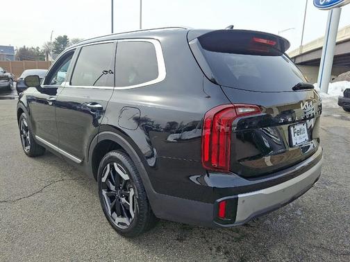 2023 Kia Telluride S