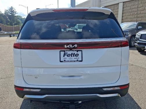 2024 Kia Carnival SX