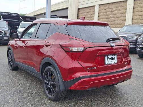 2022 Nissan Kicks SV
