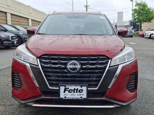 2022 Nissan Kicks SV