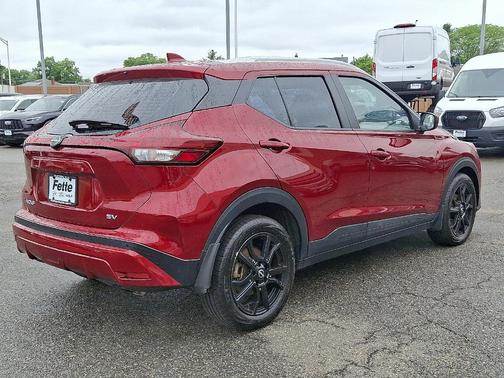 2022 Nissan Kicks SV