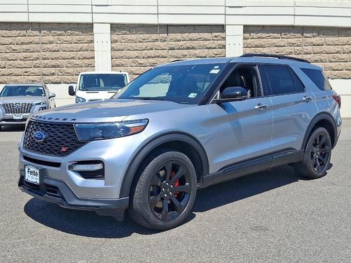 Iconic Silver Metallic 2022 Ford Explorer ST