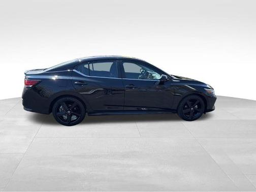 Black 2023 Nissan Sentra SR