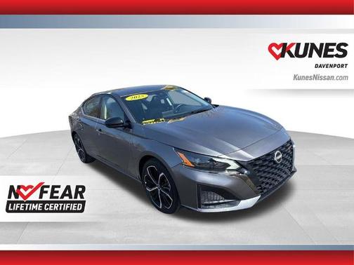 Gun Metallic 2025 Nissan Altima SR