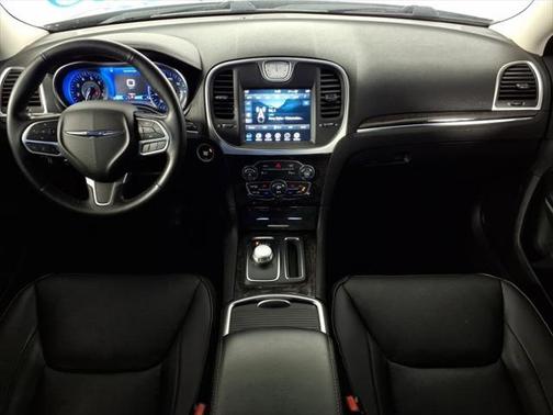 2022 Chrysler 300 Touring