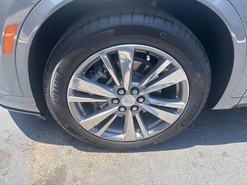 Satin Steel Metallic 2022 Cadillac XT6 Premium Luxury FWD